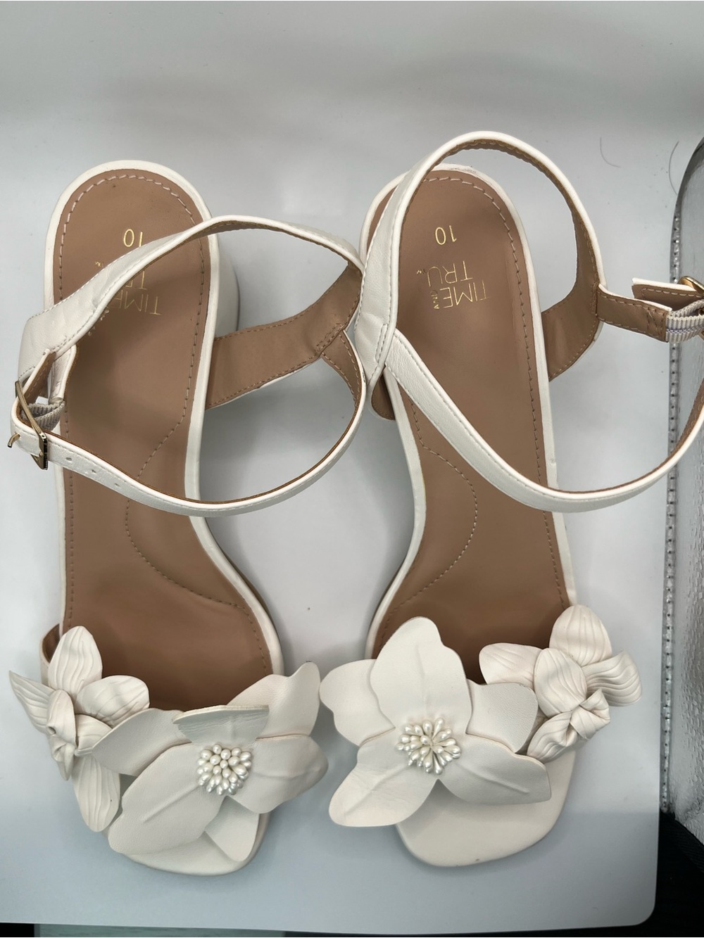 Time and Tru White Floral Block Heel Sandals Women’s Size 10 Dress Shoes